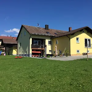 Haus Am Treffenbach Apartment